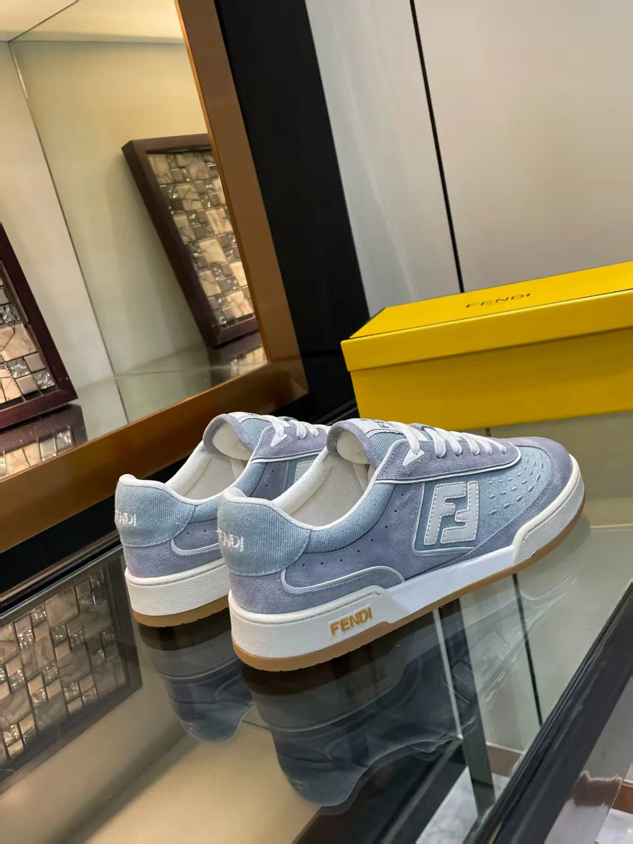 Factory price: 600💰Top version for couples Fendi 2025 New Year Hot Series [Couples👫Casual Sports Shoes] FD match Original Purchased One to One Reproduction The first sports shoe fendi match created by designer Kim Jones and Donkey Brand Trainer basketball sneakers, fresh blood injected with FF retro design Super good-looking and versatile, the upper is made of cowhide and cowhide splicing combination, with raised double F on the side The logo lining is made of terry velvet ✔️ Super soft on the feet, lightweight, comfortable to match with sweatshirts, Fabric: Cowhide ➕ Cow color matching, Outsole: Original open mold multi-color color matching sole, Packaging: Original full set of packaging, Size: Women's 35-40 / Men's 38-44, customized 45